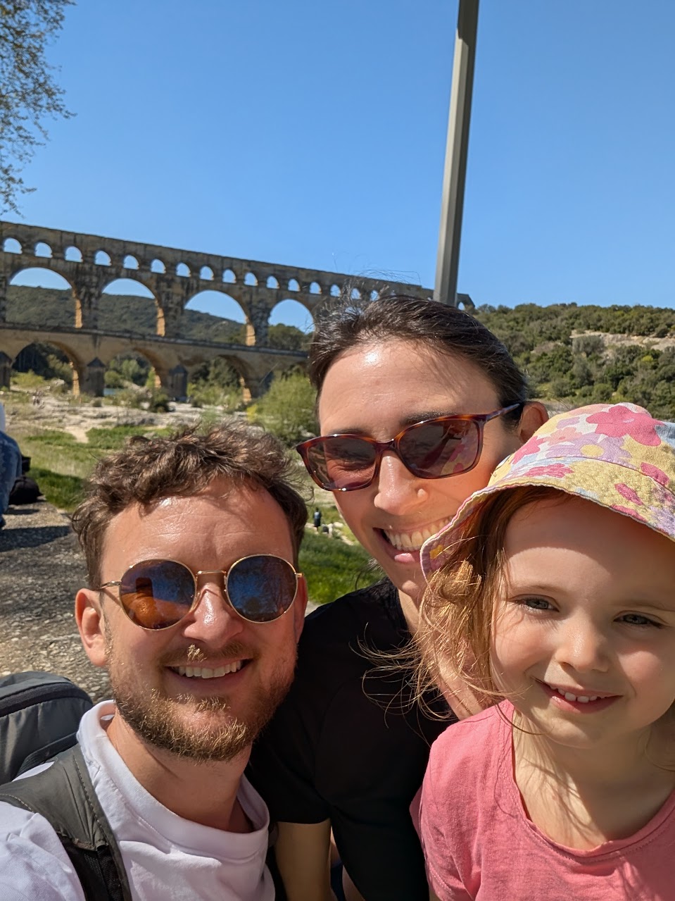 Familie am Pont du Gard